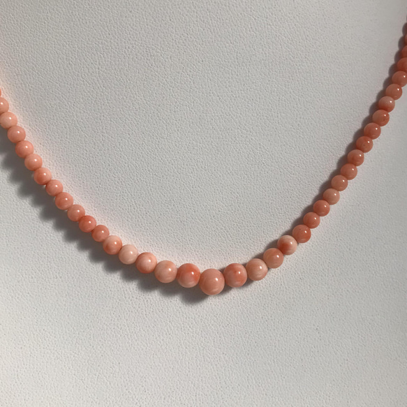 少し長めの約46cmピンク珊瑚玉ネックレス・シンプルで優しい春色　R40409 13枚目の画像