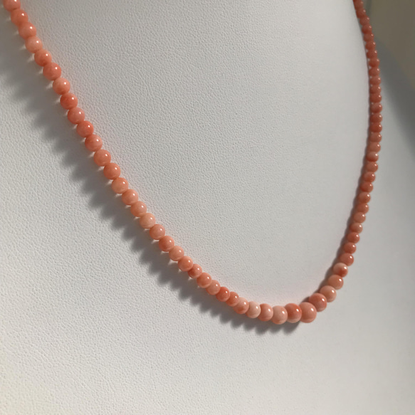 少し長めの約46cmピンク珊瑚玉ネックレス・シンプルで優しい春色　R40409 12枚目の画像
