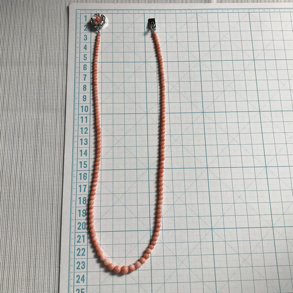 少し長めの約46cmピンク珊瑚玉ネックレス・シンプルで優しい春色　R40409 20枚目の画像