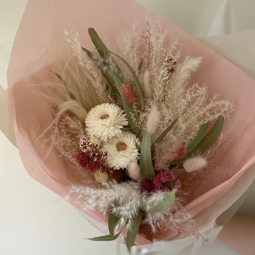 ダリア、ピンクブーケ 前撮り フォトウェディング マタニティーフォト