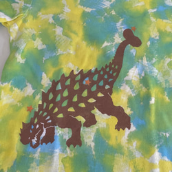 受注制作kidsTシャツ「 アンキロサウルス　アロサウルス　むら染」100cm~140対応 2枚目の画像