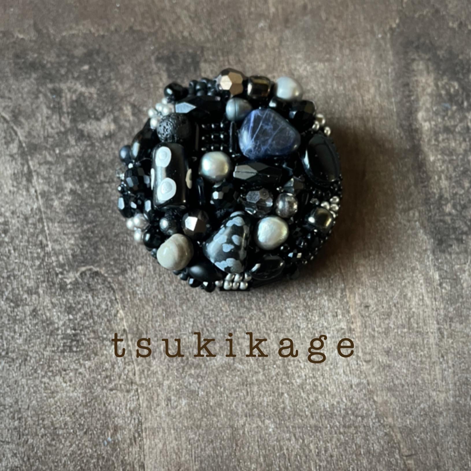 【送料無料】creema限定 1点もの ビーズ刺繍ブローチ・月影