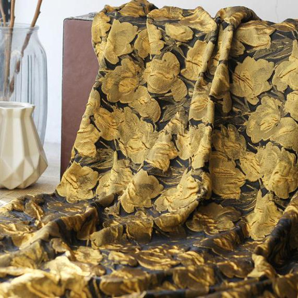 油絵感 金色のレリーフ模様 ジャカード織りの生地 [2699] 3枚目の画像