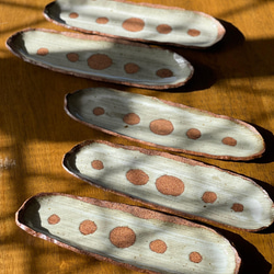 長皿になったよ❣️白いさやの中のお豆さん　長皿　秋刀魚皿　プレート　 3枚目の画像