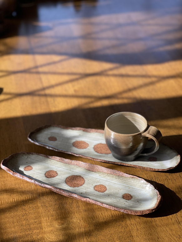 長皿になったよ❣️白いさやの中のお豆さん　長皿　秋刀魚皿　プレート　 4枚目の画像