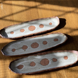 長皿になったよ❣️白いさやの中のお豆さん　長皿　秋刀魚皿　プレート　 6枚目の画像