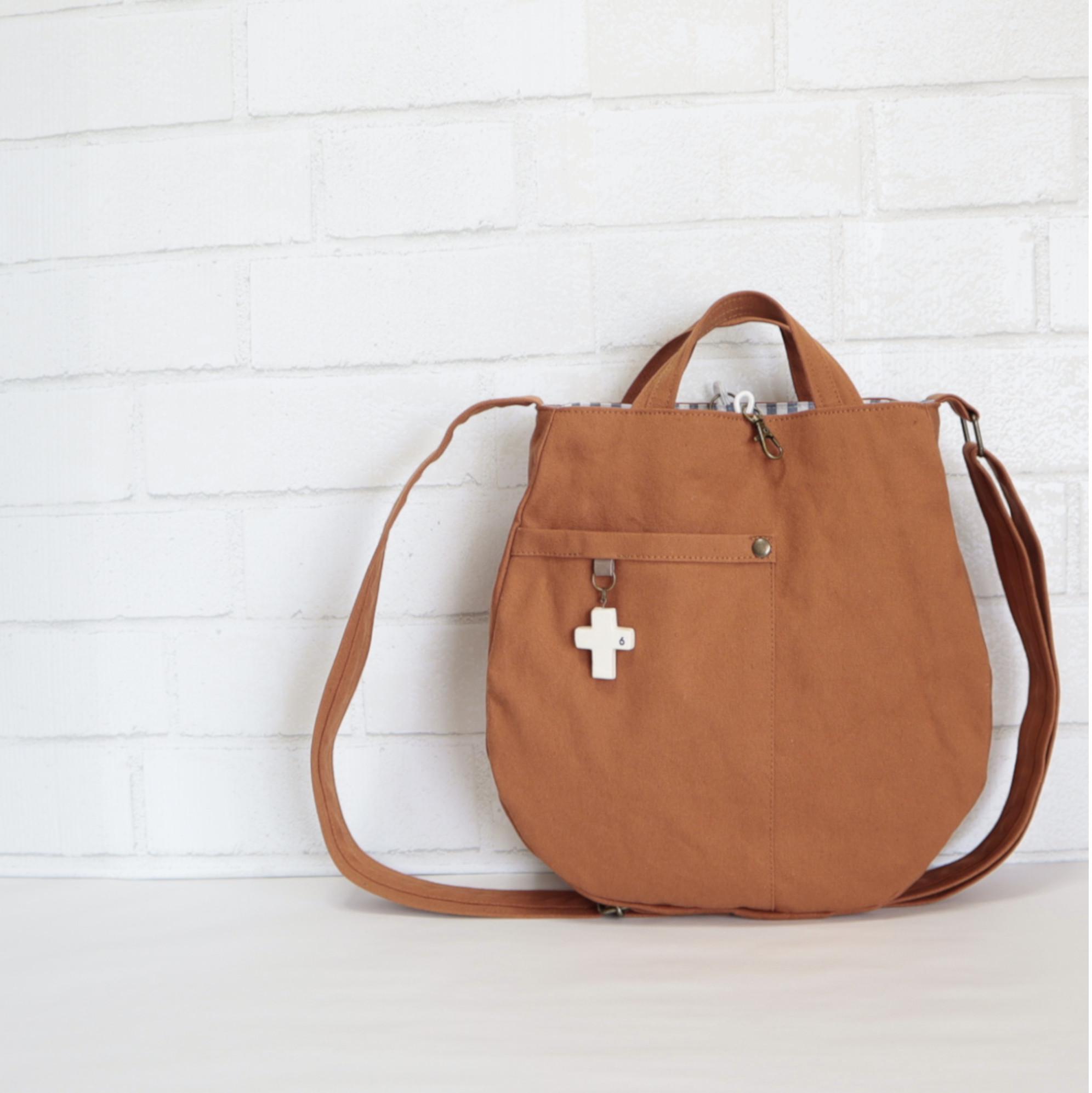 《Mサイズ》【選べるポケット飾り♪】まんまるポシェット＊ヴィンテージ11号帆布×テラコッタ