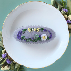 ハーブの刺繍バレッタ　No.243＊ディル＊ローズマリー＊カモミール＊ラベンダーのリース 1枚目の画像