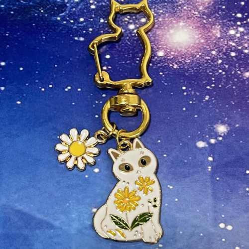 No.3085★ハンドメイド★にゃんこ♡フラワーレジンキーホルダー No.3085☆ハンドメイド☆にゃんこ♡フラワーレジンキーホルダー No