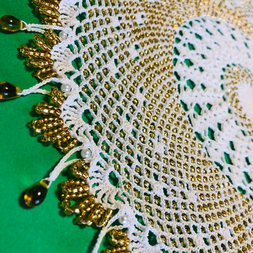 アメリカアンティーク手編みのレースが芸術的で真鍮がゴージャスな存在感抜群のランプ パリのクロッシェレース ドイリー | 株式会社誠文堂新光社