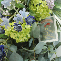 ☆グリーンスワッグ　アーティフィシャルフラワーのユーカリとブルーのお花　お洒落な造花の花束です 14枚目の画像