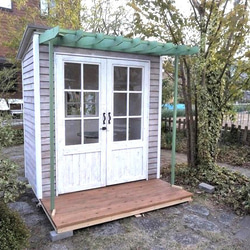 シャビーな木製ガーデンハウス（休憩小屋バージョン）組み立てキット 1枚目の画像