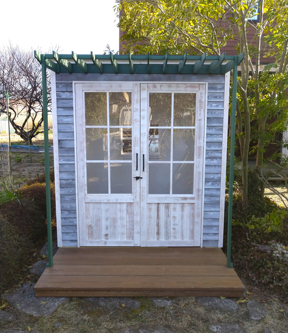 シャビーな木製ガーデンハウス（休憩小屋バージョン）組み立てキット 4枚目の画像