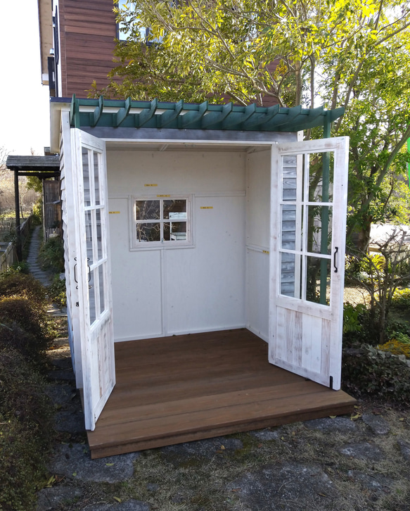 シャビーな木製ガーデンハウス（休憩小屋バージョン）組み立てキット 5枚目の画像