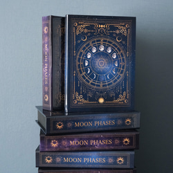 魔法の本のようなブックボックス "月の満ち欠け・12星座" / 小物入れ 1枚目の画像