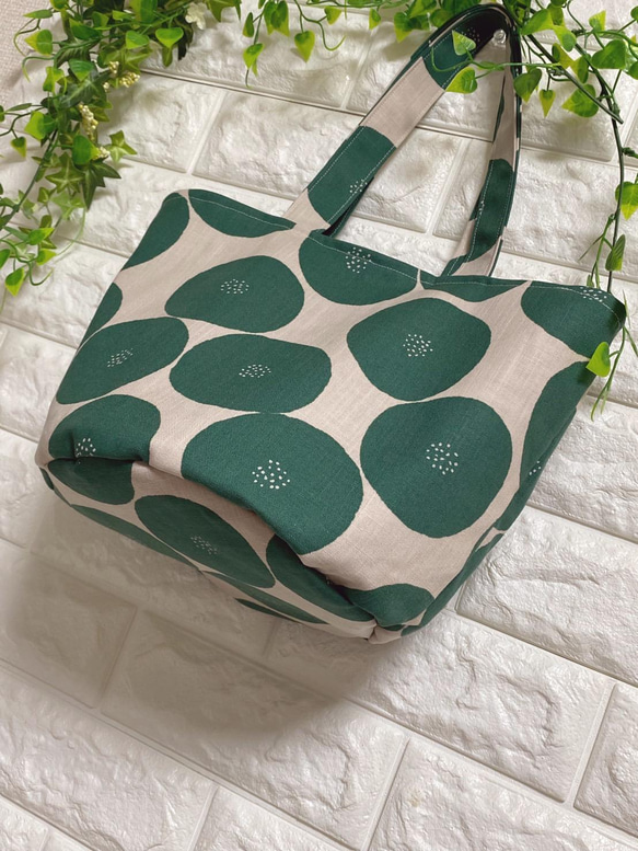 ❤️グリーンあんぱん柄バケツ型トートバッグ❤️ 2枚目の画像