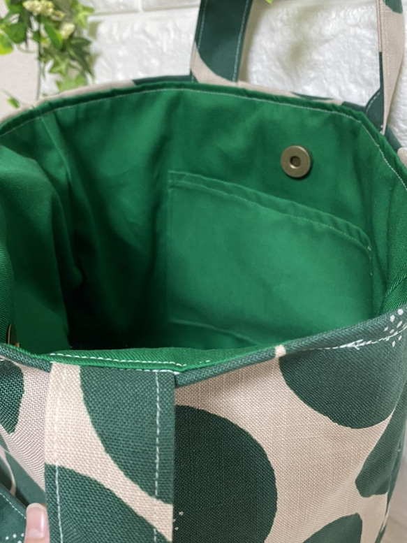 ❤️グリーンあんぱん柄バケツ型トートバッグ❤️ 3枚目の画像