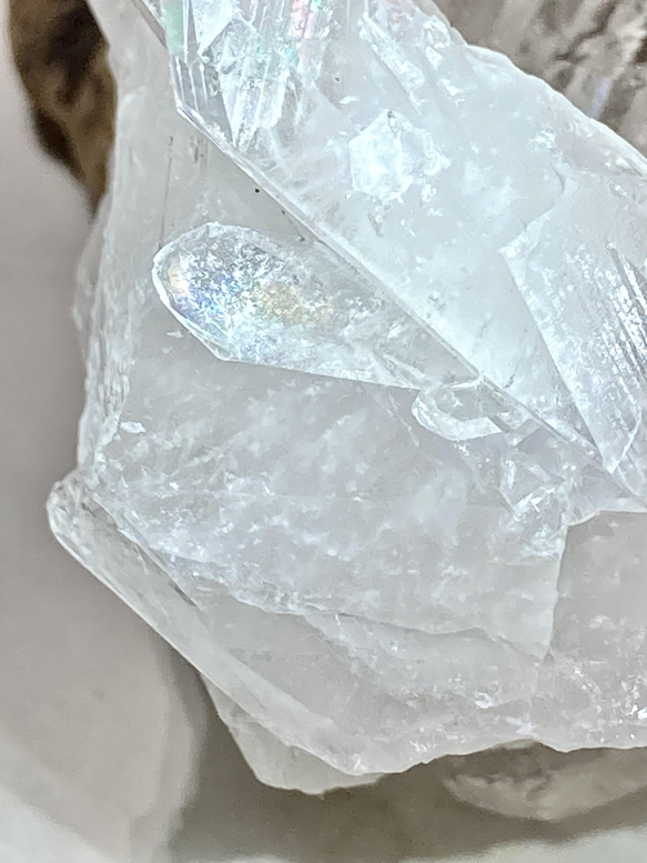 レインボー✨ ブラジル・ミナスジェライス州 トマスゴンサガ産 水晶 3枚目の画像