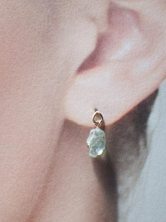 ☆3月誕生石☆*14kgf* Tiny Raw Aquamarine II アクアマリン原石ピアス☆受注制作品☆ 7枚目の画像