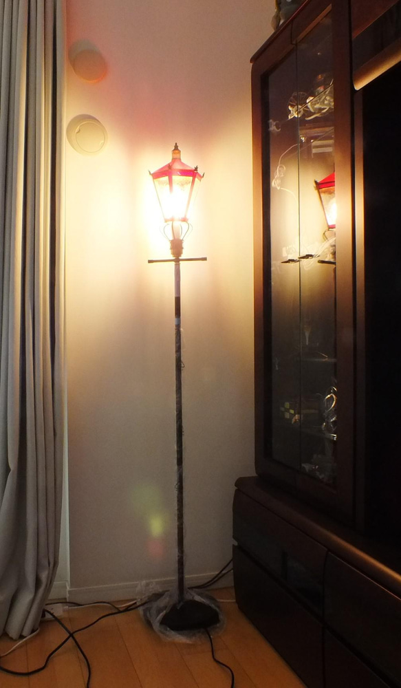 予約品　赤いガス燈 : 高さは；1.５ｍ 、フロアスタンド 　ver.4 1枚目の画像