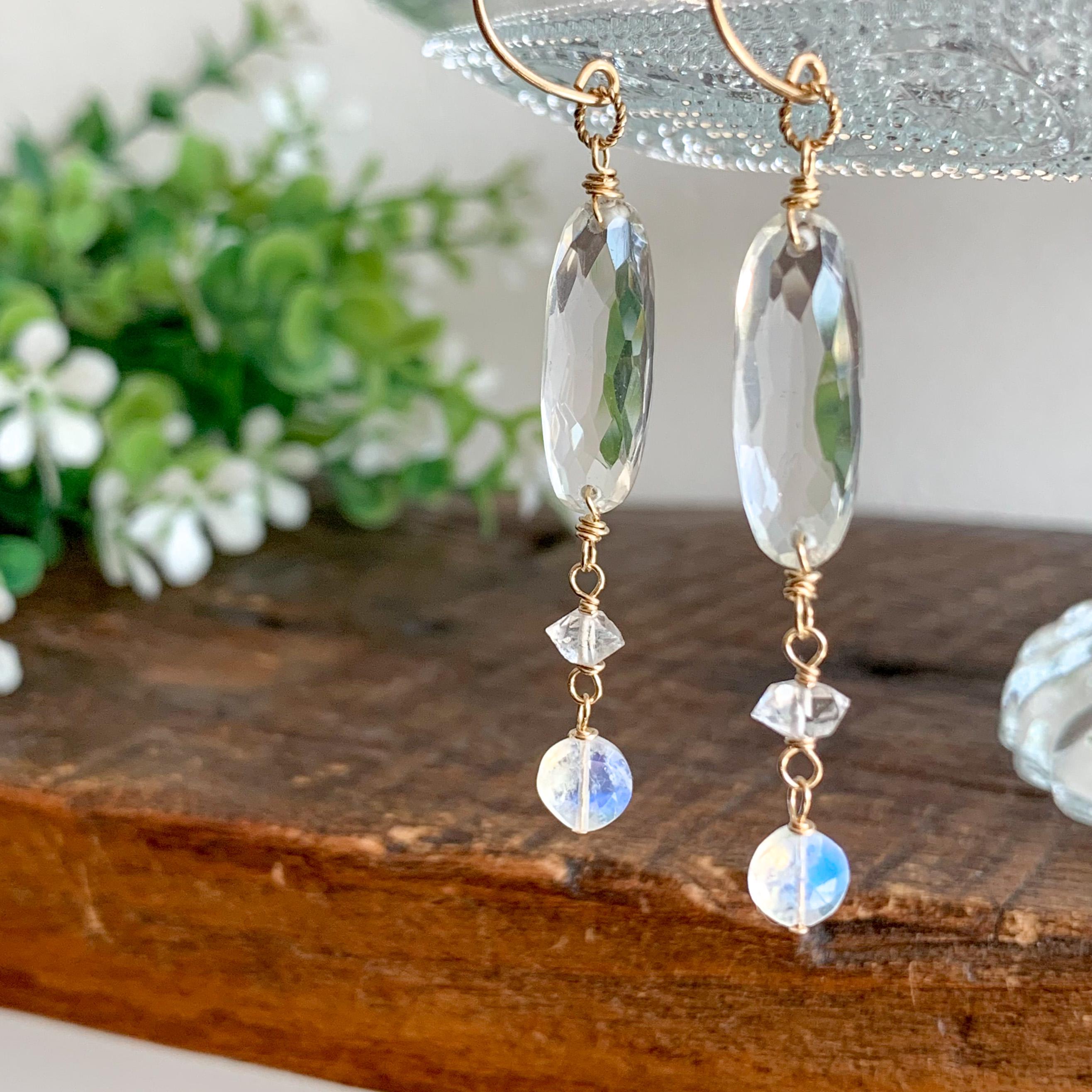 446】天然石ムーンストーンのピアス／イヤリング