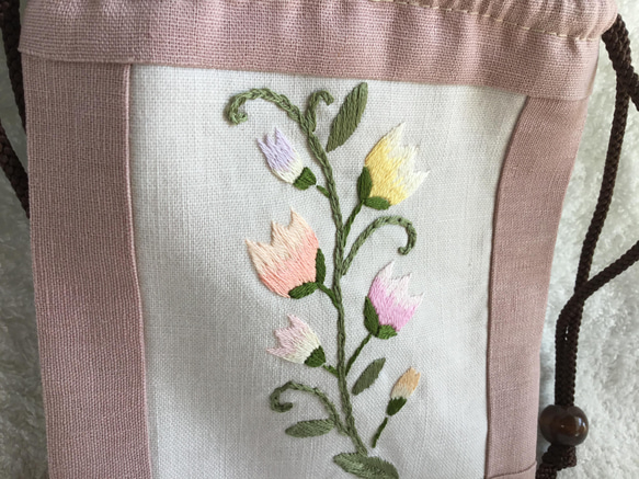 花刺繍の巾着・サーモンピンク 2枚目の画像