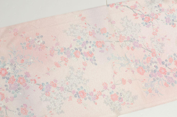 正絹　淡いピンク花柄はぎれ　1.1m 和小物、つまみ細工などに 3枚目の画像