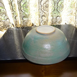 光沢トルコ青釉の茶碗・大 4枚目の画像