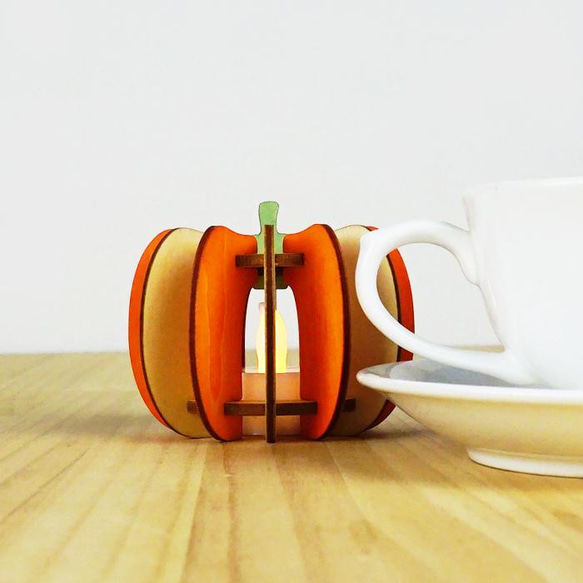 「かぼちゃ」木製ミニランプ 3枚目の画像