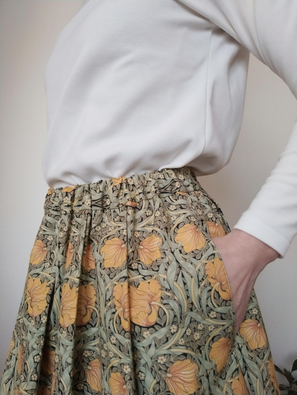 ピンパーネル [ウィリアムモリス] 花ベージュ タック＆ギャザースカート ロング モリス 4枚目の画像
