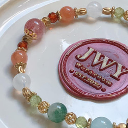 【JWY Workroom 彩虹糖霜】天然水晶串珠手鍊/彩色脈輪手鍊 第3張的照片