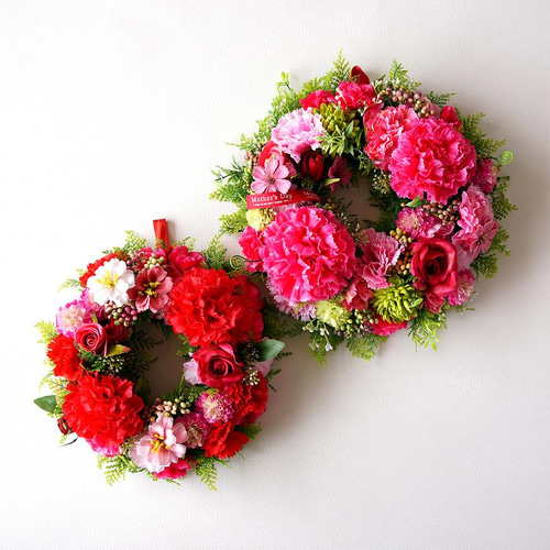 商品名【心愛】ゆきこ♥真っ赤な薔薇とカーネーションのフラワーリース 再販】母の日にいかが？カーネーションリース(Red) リース HANANEKO