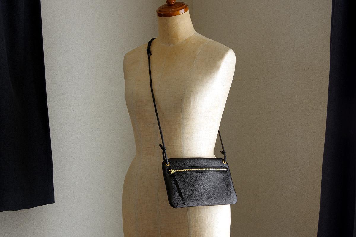 《LIONA》フラットレザーサコッシュ《5colors》