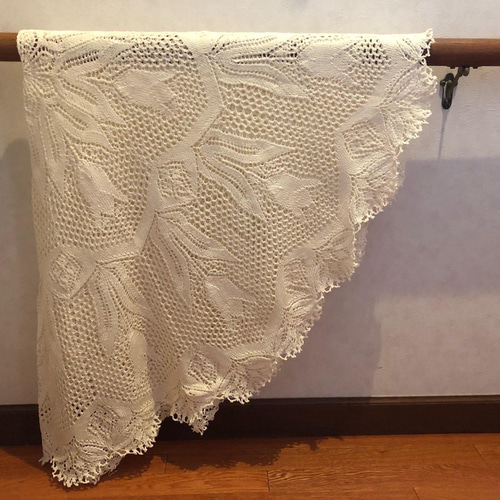 ハンドメイド クンストレース編みのテーブルクロス 送料無料 その他