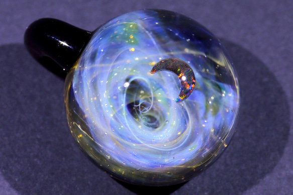 宇宙ガラスペンダント (25mｍ 螺旋状銀河） no.980 3枚目の画像