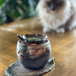 【再販】三日月と満月の灯りが揺れてお茶の香り漂う癒しの炭化焼き締め茶香炉　アロマポット　キャンドルホルダー 18枚目の画像