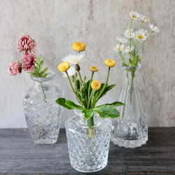[花瓶3個セット]３種類のアンティーク風ガラスの一輪挿し造花アレンジ 3枚目の画像