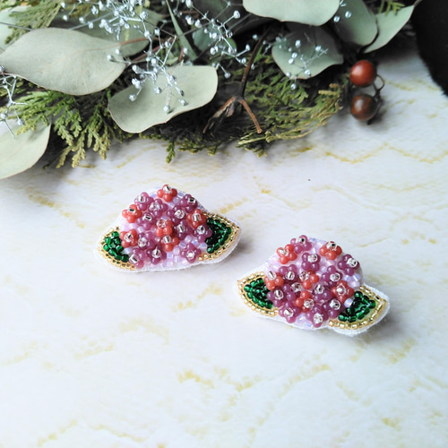 母の日にも◎ ビーズ刺繍ブローチ あじさい（紫） ブローチ Beeeads