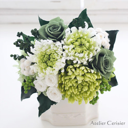 【特割】プリザーブドフラワー＜エクラン Ｌサイズ＞グリーン 菊 ローズ バラ【仏花 お供え花】 4枚目の画像