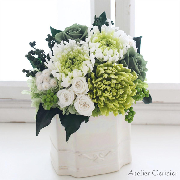【特割】プリザーブドフラワー＜エクラン Ｌサイズ＞グリーン 菊 ローズ バラ【仏花 お供え花】 2枚目の画像