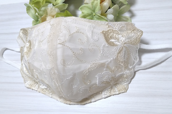 再販【送料込み】不織布マスクカバー   オフベージュ刺繍   肌に優しい 結婚式 2枚目の画像