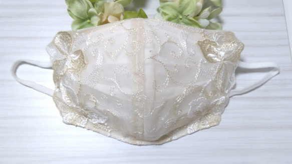 再販【送料込み】不織布マスクカバー   オフベージュ刺繍   肌に優しい 結婚式 3枚目の画像