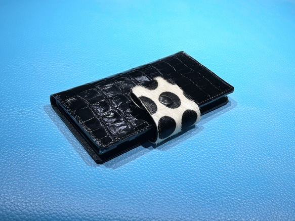 【豆太郎さま専用】Xperia XZ  のスマホケースケース　【革　レザー　皮　ハラコ？　個性】 3枚目の画像