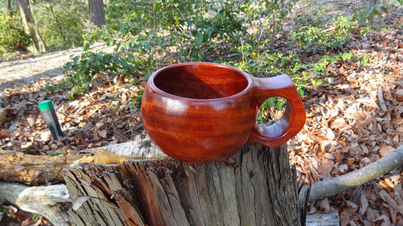 　　花梨の木の一木彫りコーヒーカップ 2枚目の画像