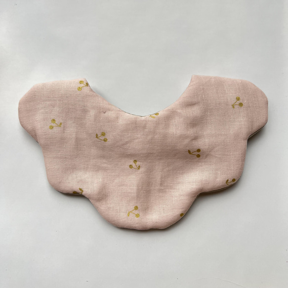 ハンドメイドスタイ もくもく花びら さくらんぼ.・くま.・刺繍