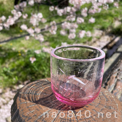 桃花　-G　極小さな小鉢　吹きガラス作品　　薄赤色・気泡・白入り 4枚目の画像