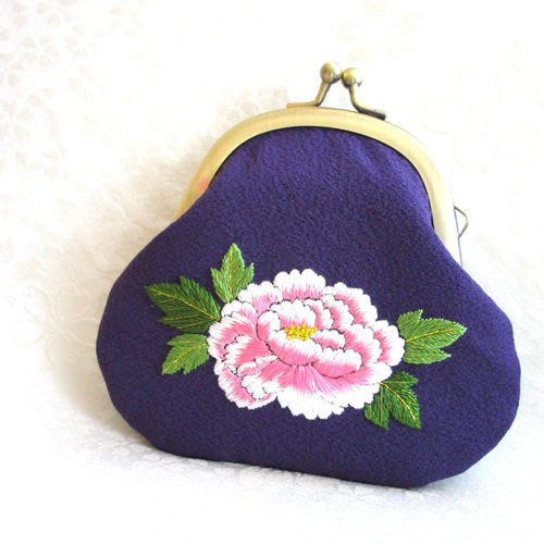【銘品新品】京都老舗銘店「ゑり善」深紫色 日本刺繍手刺繍「瓢箪 観世水文様」 日本刺繍【牡丹/ピンク】絹のがま口小物入れ＜手のひらサイズ＞ ◇紫色