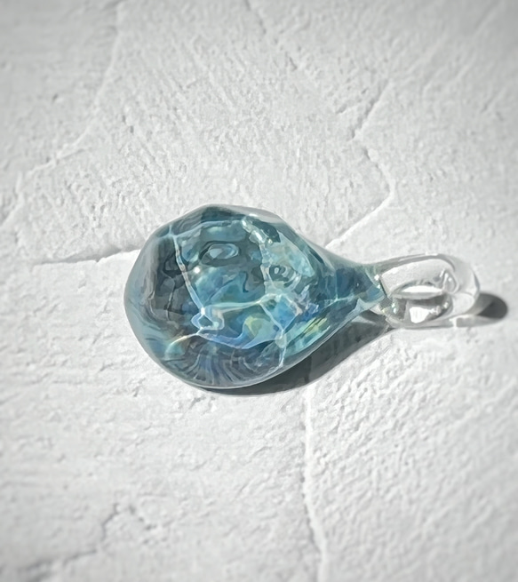 Sea glass pendant　L＊ウォータリーブルー 4枚目の画像