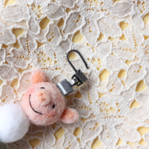 チャーム ストラップ 刺繍 フェルト ハンドメイド　　 [専用　こり様] 専用 こり様]チャーム ハンドメイド 刺繍 フェルト 毛糸 ストラップ