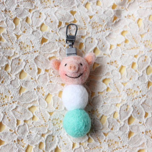 ブタさんお団子ストラップ☆ファスナーハンドル(引き手、持ち手